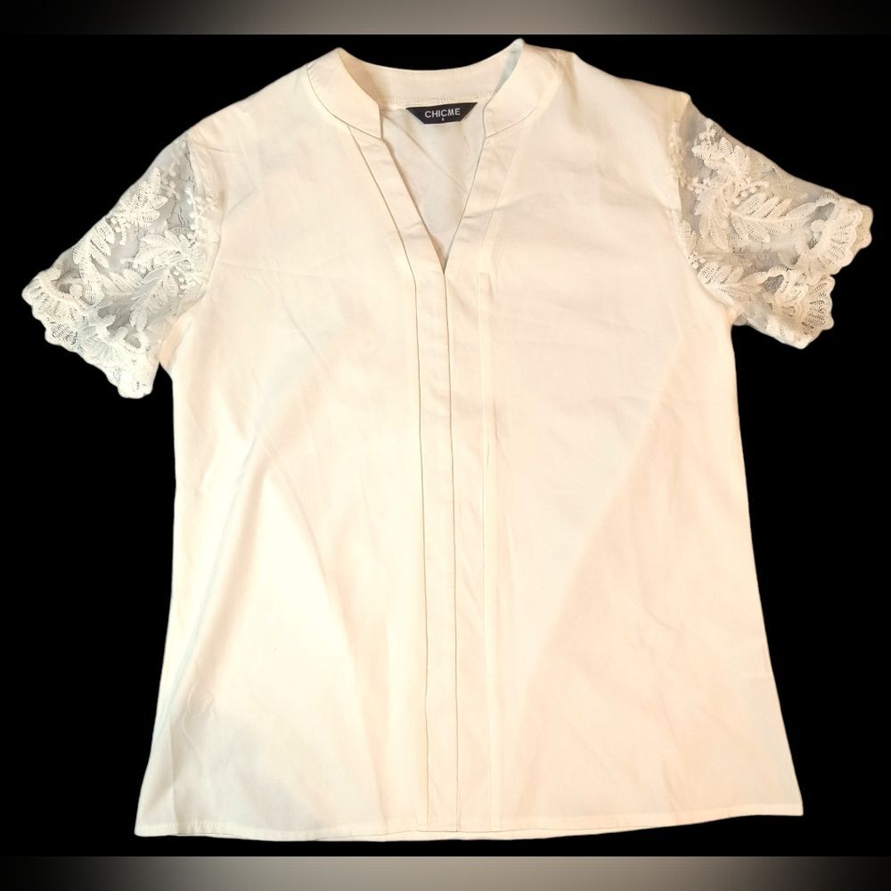 Ivory Lace Sleeve Top Size Small CHICME